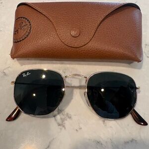 Hardly worn rayban sunglasses